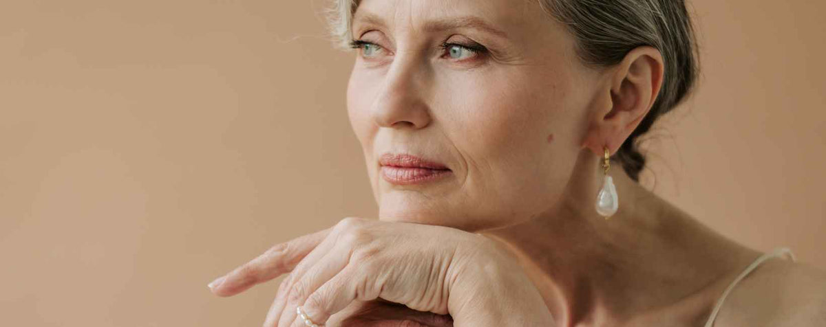 Une femme à peau mature