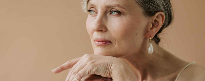 Une femme à peau mature