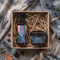 Coffret Ambiance maison du Skáli : brume textile Songes de Máni et bougie Valhalla