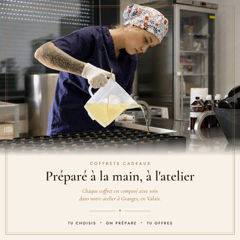 Coffret cadeau préparé à la main : coulée de bougies parfumées dans l'atelier du Skáli à Granges, en Valais