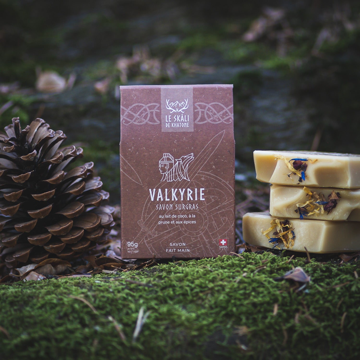 Savon artisanal Valkyrie - prune, cerise noire et épices